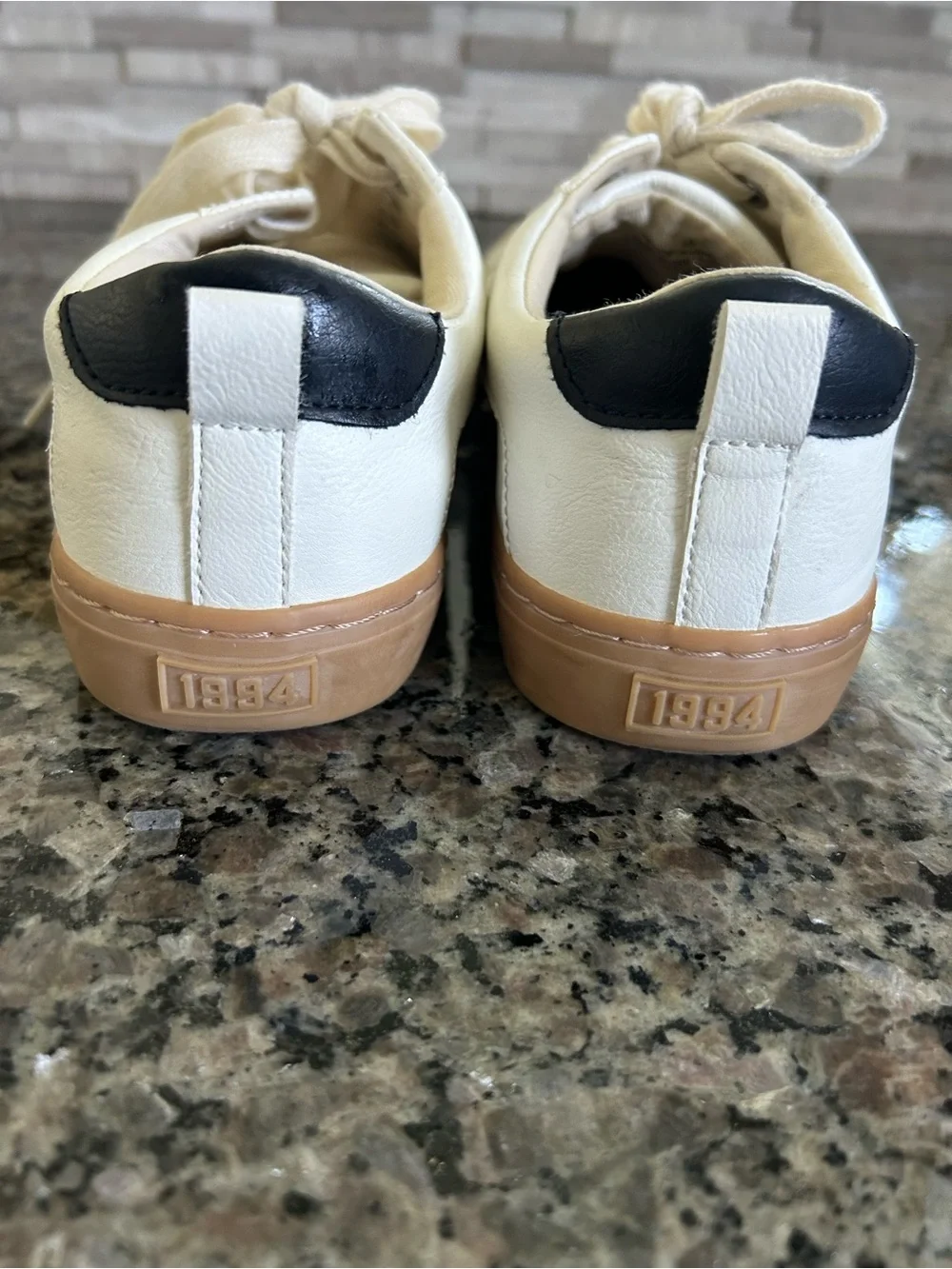 Old Navy Cream Lace-Up Kids' Sneakers with Gum Sole